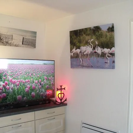 Appartement T2, 3 étoiles, 40m2 ,parking Privé, 300m, Wifi, Piscines, Très Propre, Ascenseurs *