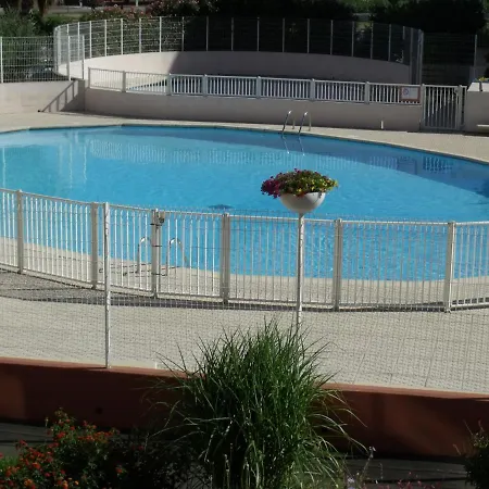 T2, 3 étoiles, 40m2 ,parking Privé, 300m, Wifi, Piscines, Très Propre, Ascenseurs Le Grau-du-Roi