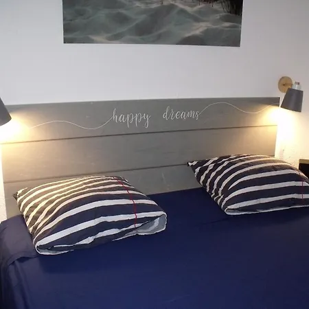 Διαμέρισμα T2, 7 Jours Minimum, Climatise, 3 Etoiles, 40m2 ,parking Prive, 300m, Wifi, Piscines, Tres Propre, Ascenseurs, En Etage Le Grau-du-Roi